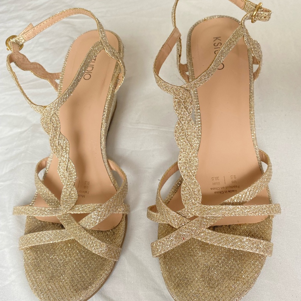 Elegant Gold Glitter Sandals